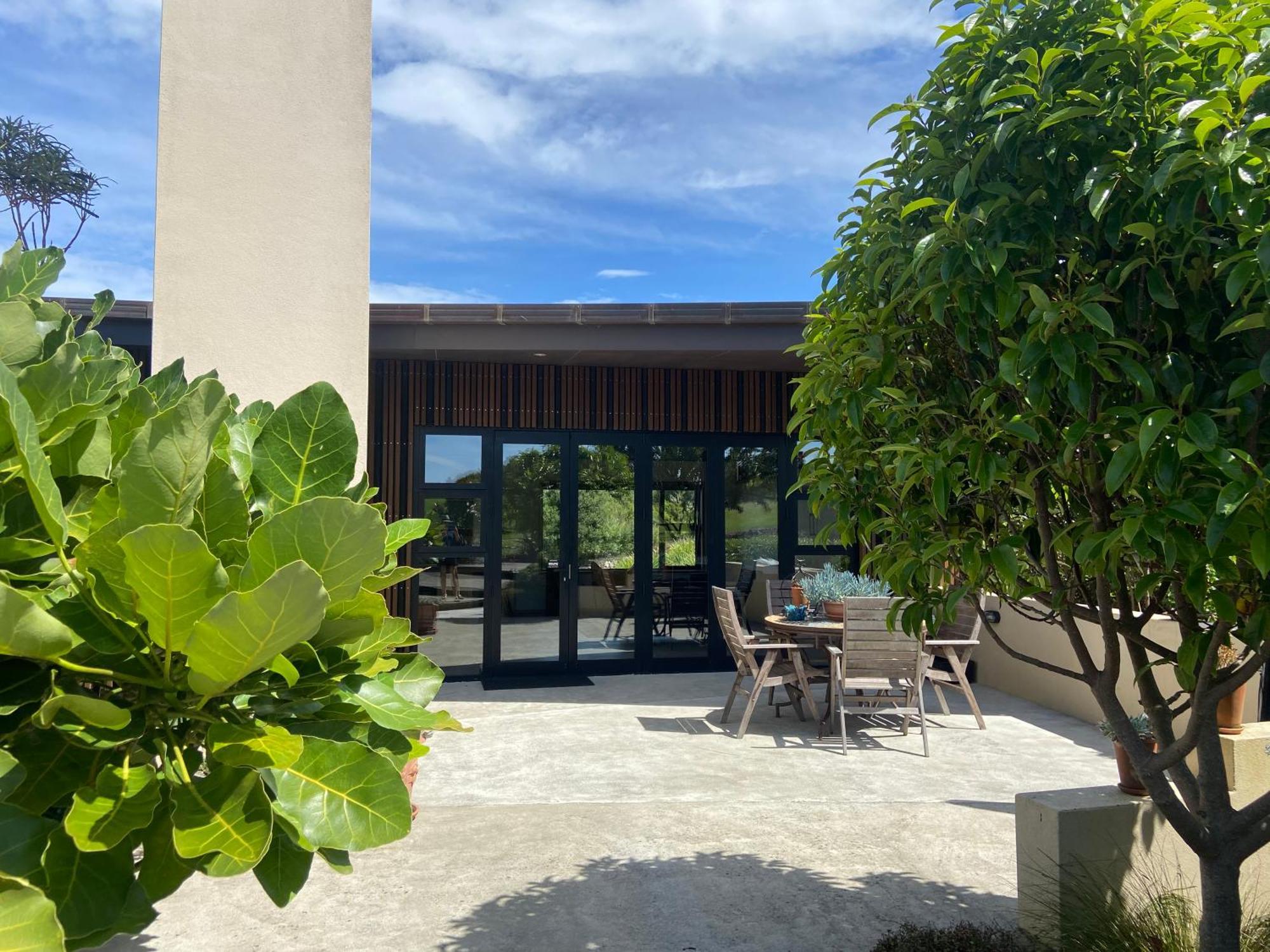 Hotel La Bodega Waiheke Island Surfdale Exteriér fotografie